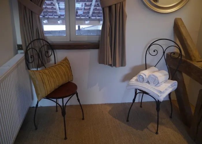 Bel-endroit Bed and Breakfast 4*